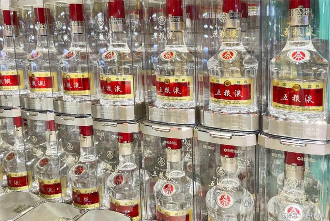 2024白酒行业“怪像”：库存高企白酒品牌为何还要涨价？(图1)
