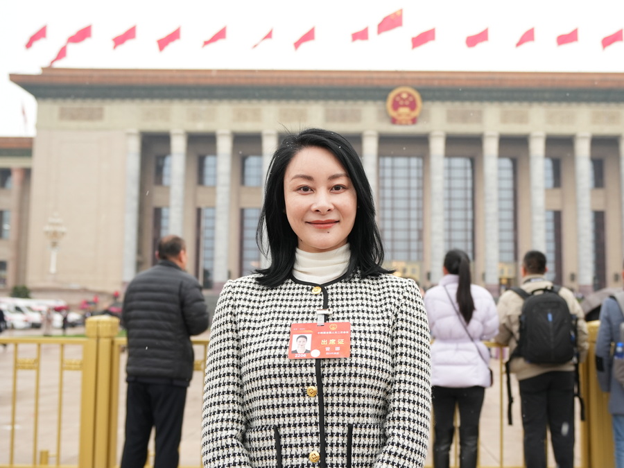 两会议食厅全国人大代表曾娜：推动中国白酒行业联合申报世界文化遗产(图1)