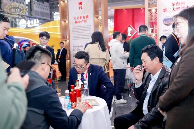 2024糖酒会观察白酒企业上演“冰火两重天”创新背后C端争夺战愈演愈烈(图1)