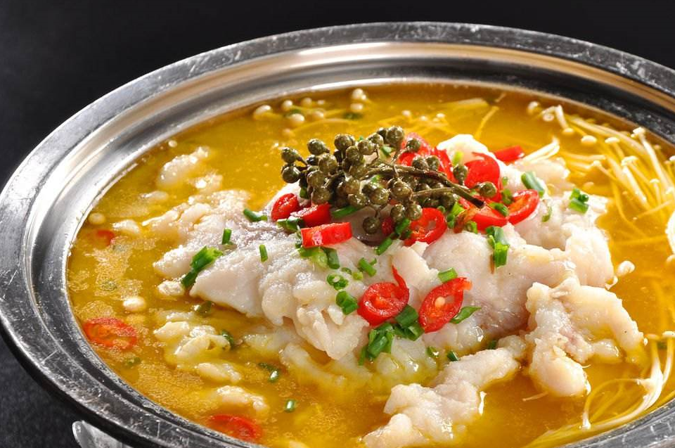 炖鱼不要再用料酒和啤酒了少加点它鱼肉不腥还鲜嫩很是美味(图5)