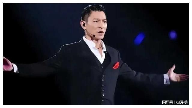刘德华颠覆形象满头白发啤酒肚现身！网友泪目：时光不饶人！(图1)