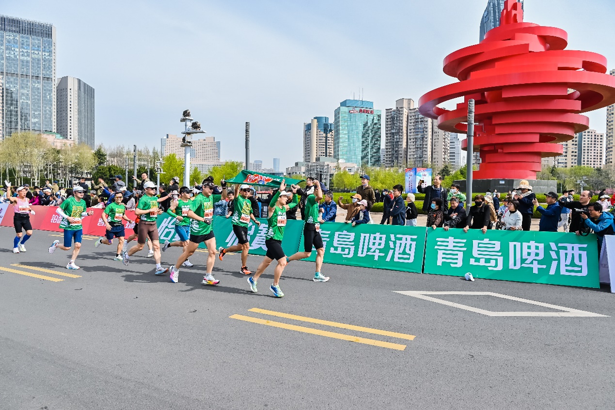 青岛啤酒激情登场2024青岛马拉松(图1)