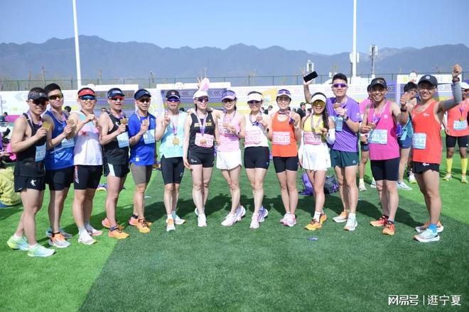 2024宁夏贺兰山东麓葡萄酒产区半程马拉松路跑双季赛圆满落幕(图3)