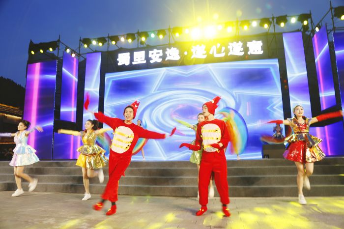 “蜀里安逸·遂心遂意”2024川渝·啤酒龙虾欢乐季在遂宁河东新区启动(图3)