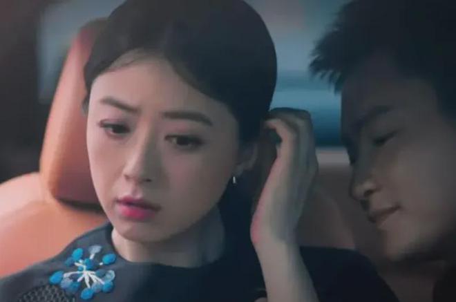 用300元的化妆品一口气喝8杯白酒就已经注定曲连杰瞧不上她(图5)