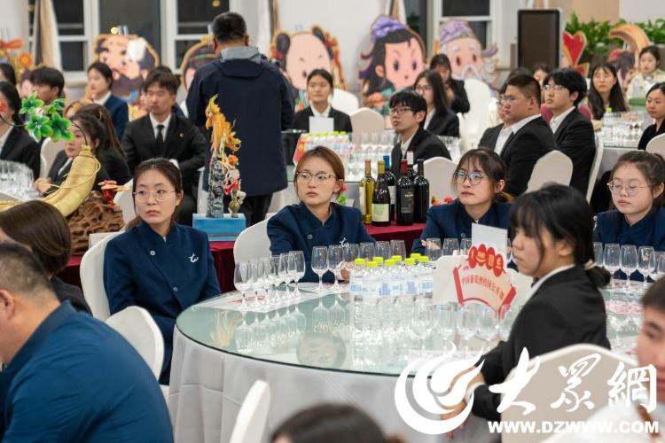 “龙行高校”2024中国葡萄酒校园公开课第四课在烟台文化旅游职业学院举办(图1)
