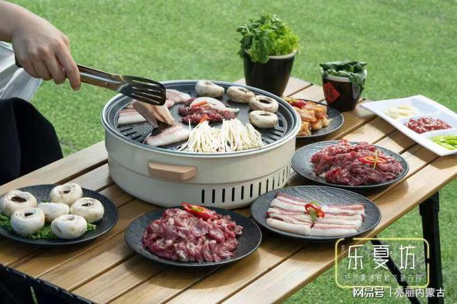 香格里拉【乐夏坊】花园啤酒烧烤蒙古包青城休闲夜食打卡地(图1)