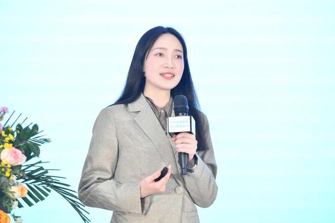聚焦果酒产业发展12小时智力风暴第三届“果酒大会”火爆春糖(图13)
