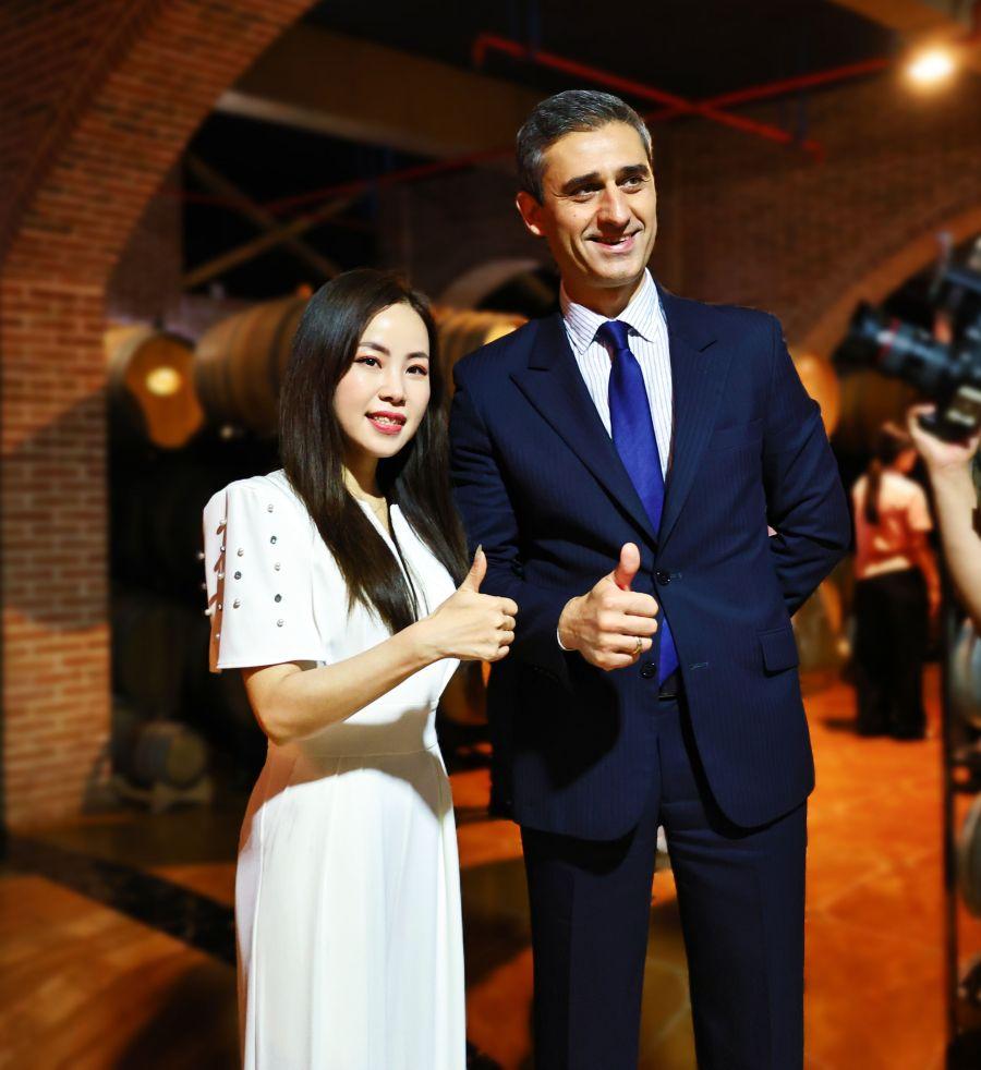 文化赋能助力乡村振兴歌手雷升利用歌声传播红酒文化(图4)