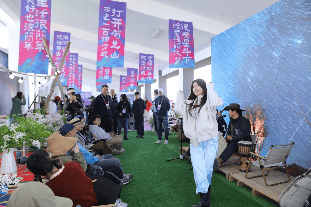 2024宁夏贺兰山东麓葡萄酒产区半程马拉松路跑双季赛（金秋赛）体验秋日奔跑的诗意！(图4)