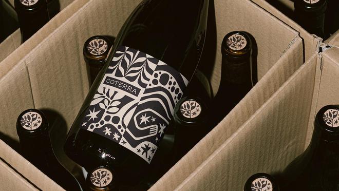 黑白色调的抽象红酒标签设计(图4)