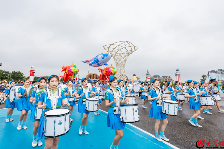 第34届青岛国际啤酒节金沙滩啤酒城开城(图5)