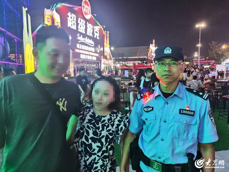 在青岛啤酒节绘就夏日最美“警”色(图4)