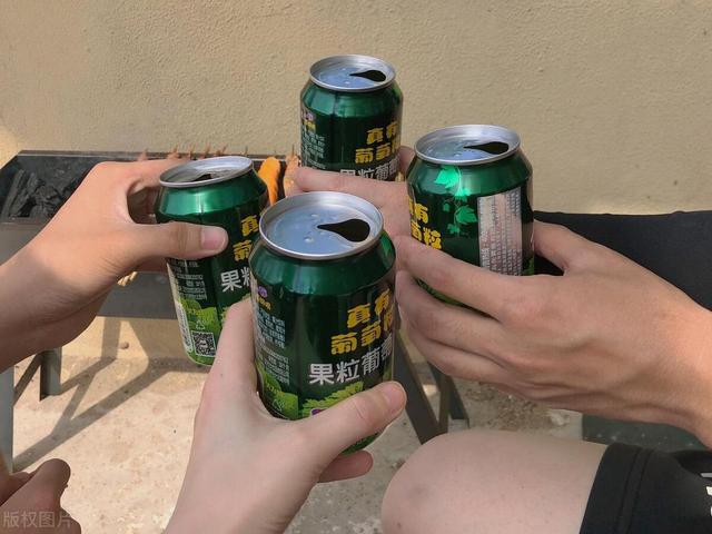 今天才知道“罐装”和“瓶装”的啤酒区别这么大看完长见识了(图8)