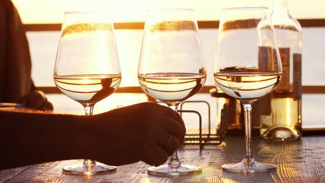 品味法国红酒魅力：2024年十大品牌排行榜揭晓(图1)