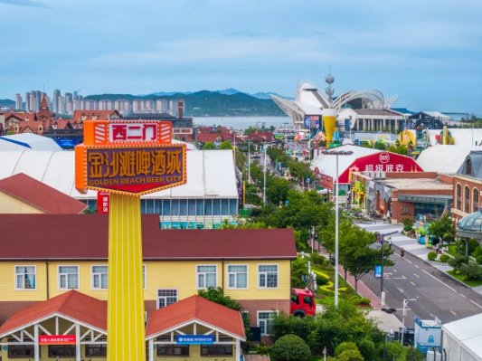 眼前一亮！快来打卡青岛西海岸新区金沙滩啤酒城入口艺术引流装置(图8)