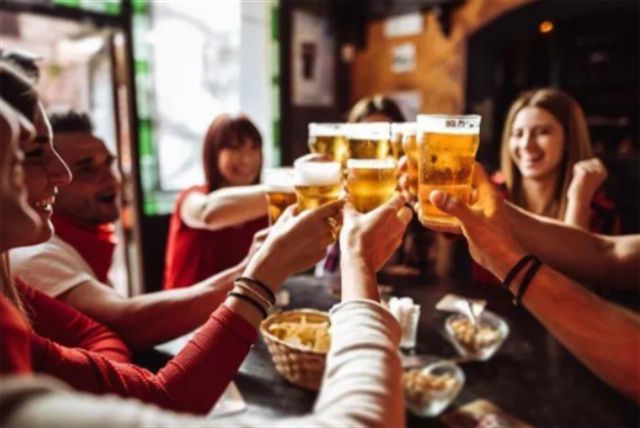 啤酒销量一跌再跌为啥人们如今不爱喝了？背后原因残酷却很现实(图17)