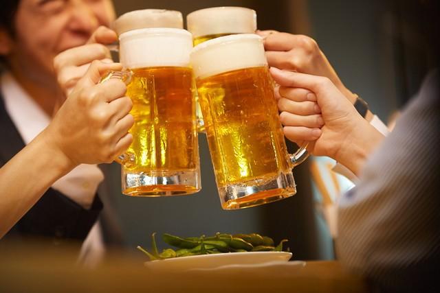 啤酒销量一跌再跌为何如今人们不爱喝了？背后原因残酷却很现实(图4)