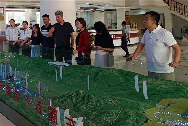 中小企业融通创新专家团宁夏调研——瑞雨兆吉年葡萄酒起势扬帆(图1)