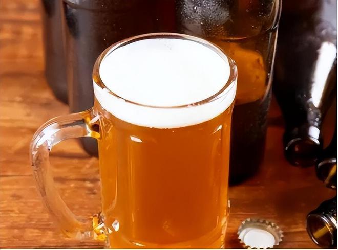 啤酒销量惨遭“滑铁卢”人们为啥不爱喝了？3个原因残酷又现实(图2)
