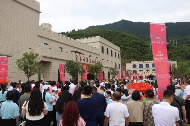 “丹凤葡萄酒好喝！Cheers！”(图2)