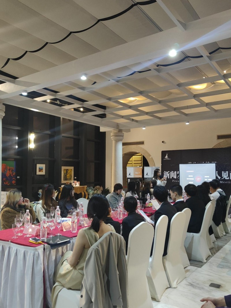 普霖司传媒艺人参加蓝慕合俱乐部钢琴红酒音乐会(图2)