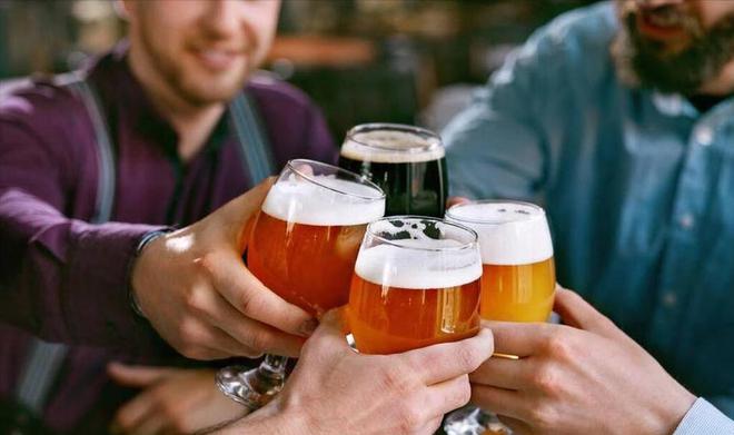 啤酒销量一跌再跌人们为啥都不爱喝了？这3个原因残酷又现实(图4)
