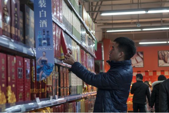 白酒三季报观察：谁在吃肉谁在喝汤？(图2)