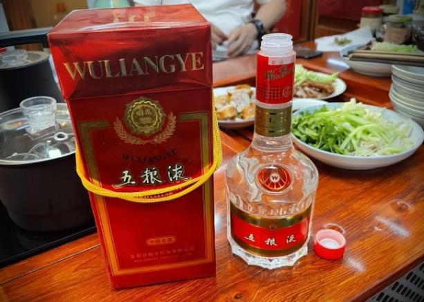 十大公认好喝的白酒行家整箱囤你喝过几款？(图2)
