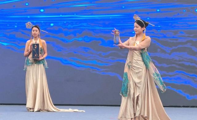 从一粒种子到一滴美酒借力2024中国国际名酒博览会宜宾南溪白酒产业推新品(图2)