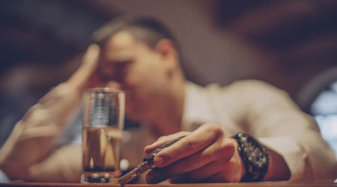 酒商今年到底遭遇了什么？有如此严重的下滑？(图4)