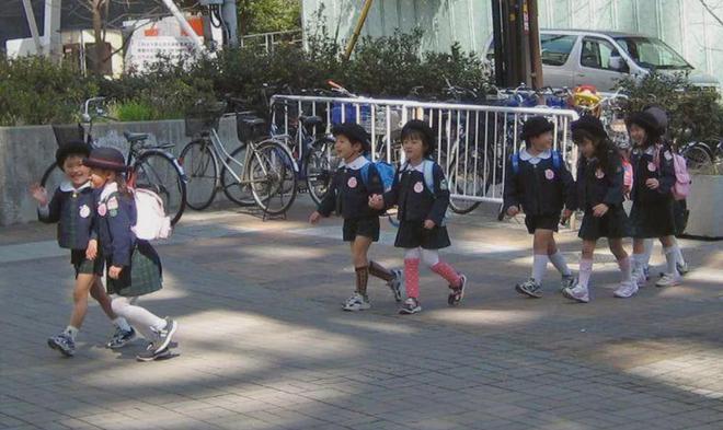 英网友疑惑：中国人用筷子韩国人也用筷子那到底谁才是正宗？(图22)
