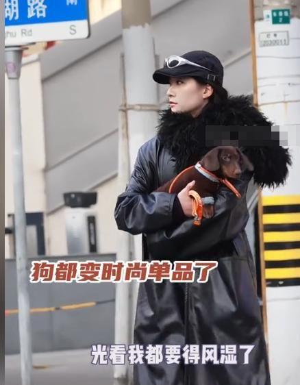 韩国人去上海免签吃红烧肉竖大拇指吃烤鸭用纸卷并吐槽难吃(图12)