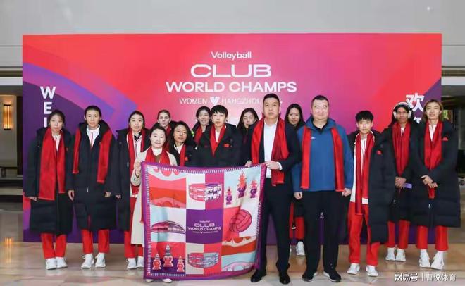 李盈莹朱婷隔网对攻！中国天津战科内央视直播球迷：蔡斌观赛吗(图3)