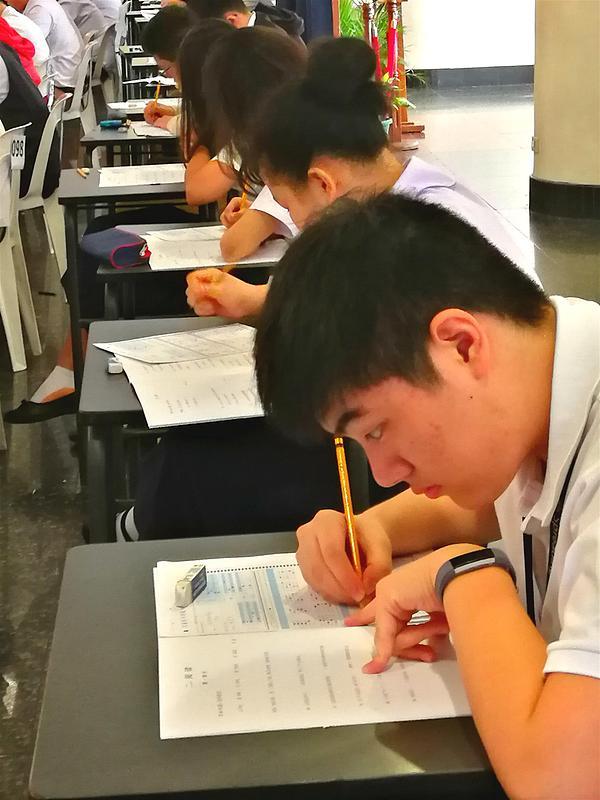 全世界都在说中国话中文水平考试在国外有多火？(图2)