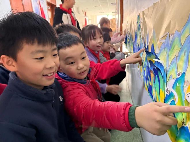 小学生绘出千里江山大学生舞出水墨画卷……一周校园新鲜事(图4)