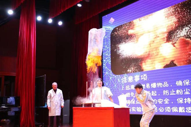 小学生绘出千里江山大学生舞出水墨画卷……一周校园新鲜事(图5)
