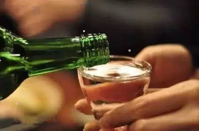 外国人喝各国白酒(图1)