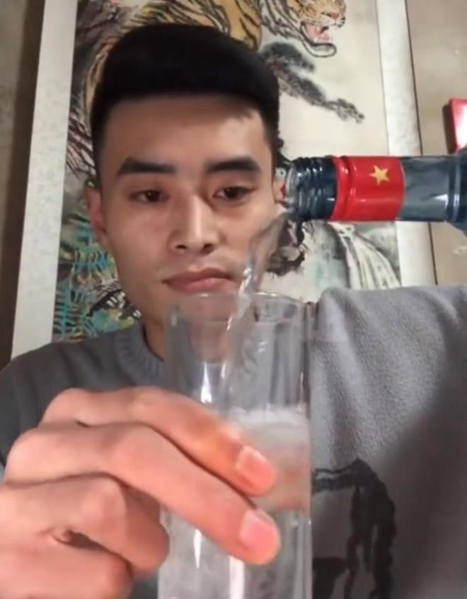 喝酒网红6巨头现状全都以悲剧收场还有人命丧直播间(图13)