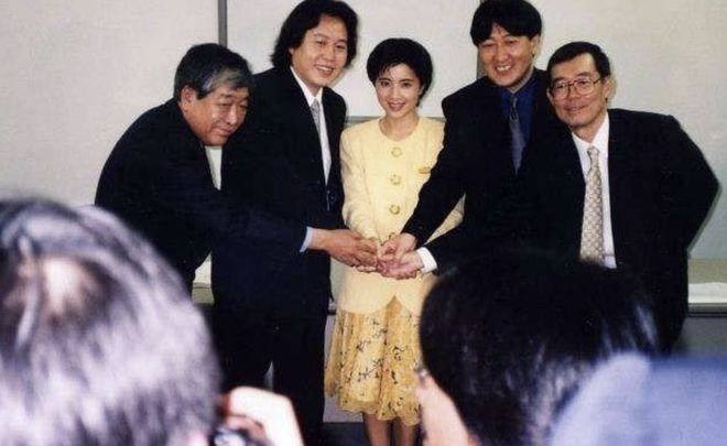她是《聊斋》第一美女拍完戏就退圈去留学成为日本电视台社长(图14)