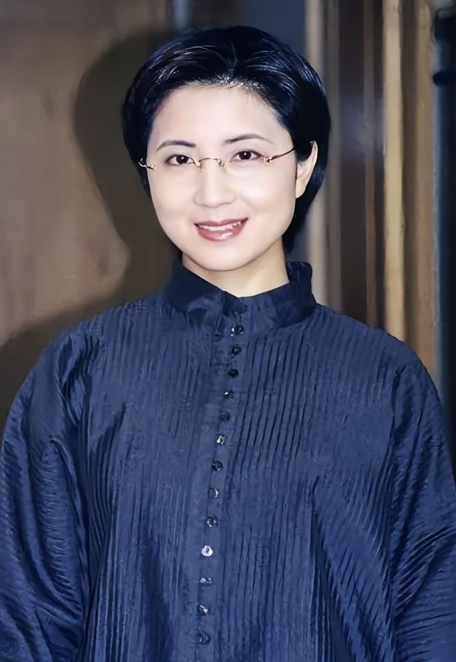 她是《聊斋》第一美女拍完戏就退圈去留学成为日本电视台社长(图12)