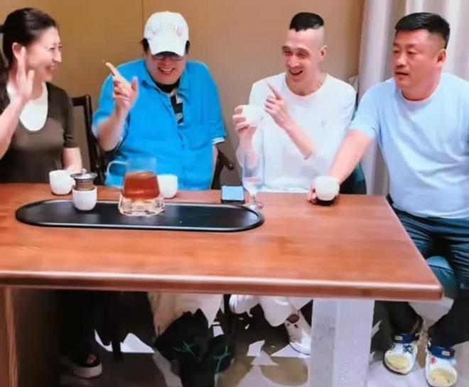 三亚聚餐变诗词大会宋晓峰吟诗买单闫学晶神助攻结局笑翻！(图1)