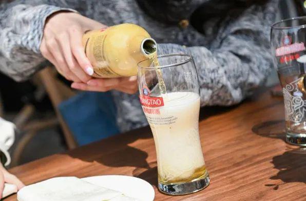 啤酒飘香全城狂欢！一起来聊聊青岛啤酒那些事儿(图2)