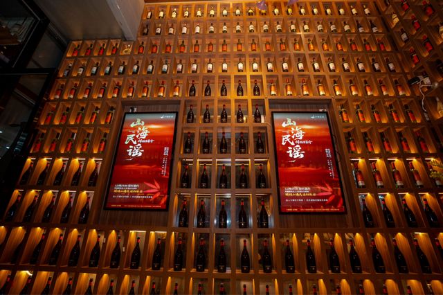 武汉山海民谣以榫卯美学破局民谣Live混搭江湖菜火热开躁！(图5)