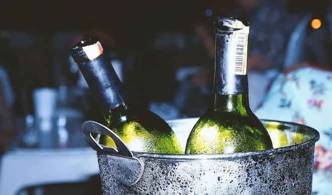 勃艮第酒商“押宝”英国葡萄酒：销量上涨3%、出口大增35%(图1)