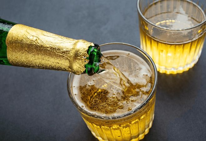 啤酒销量持续下滑为什么没人喜欢喝啤酒了？现实原因让人心寒(图4)