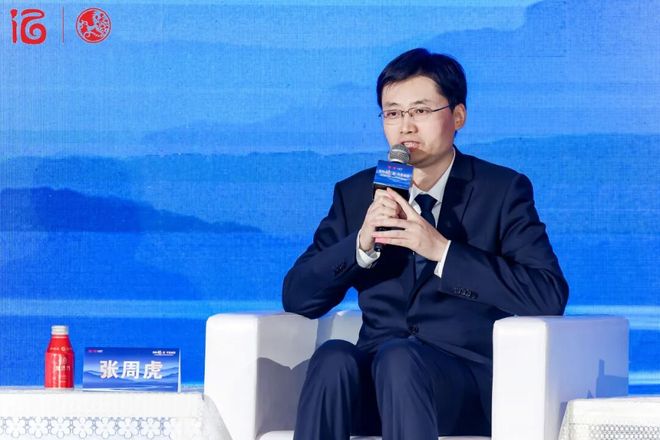 升级与创新兼顾西凤酒数颗震撼弹的背后隐藏着名酒发展新路径？(图10)
