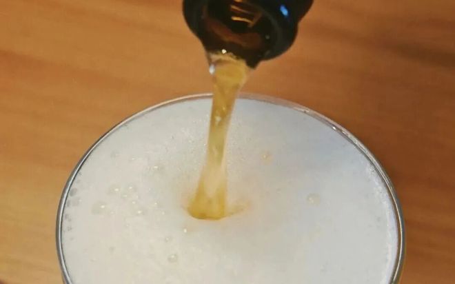 单瓶63万！这瓶“天价啤酒”竟用动物标本当包装？(图3)