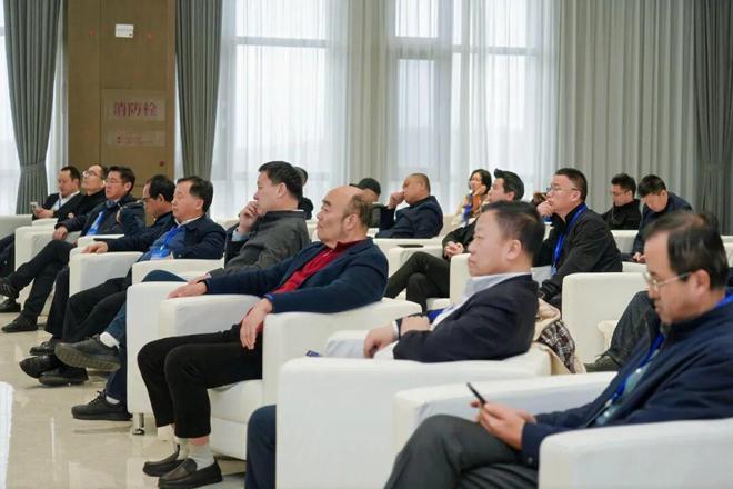 AI时代没有“不喝酒的人”？(图2)