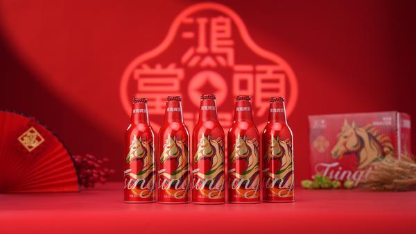 青岛啤酒马年生肖酒上新：以一瓶酒的“温暖”拥抱未来(图2)